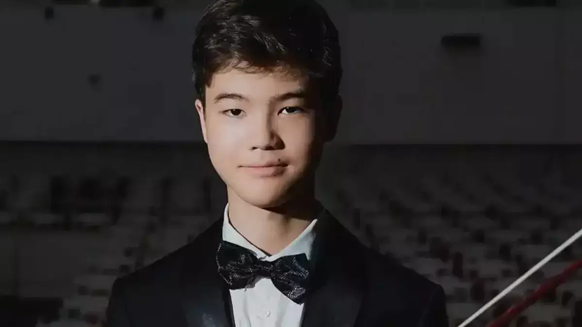 Юный казахстанец одержал победу на конкурсе скрипачей в Австрии
