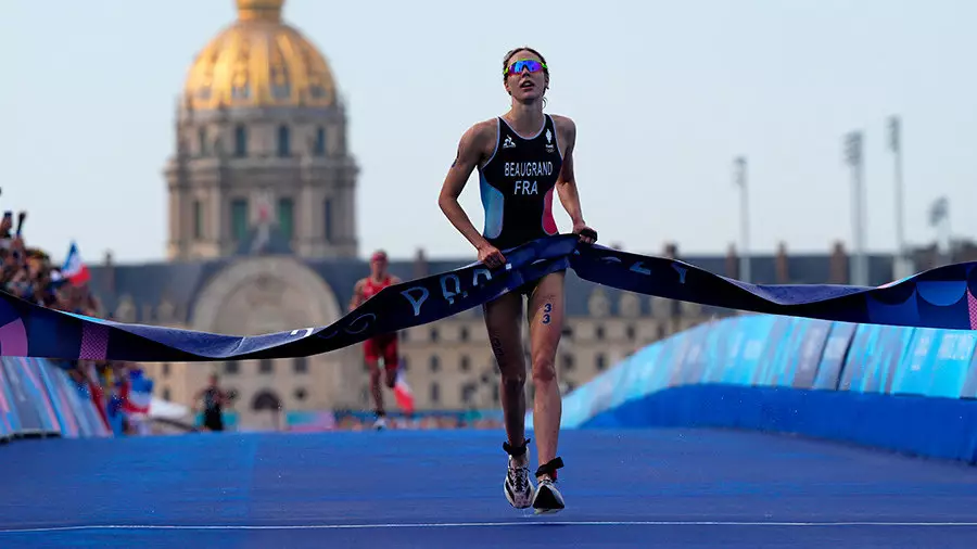 Французская триатлонистка Богран выиграла золото Олимпиады-2024