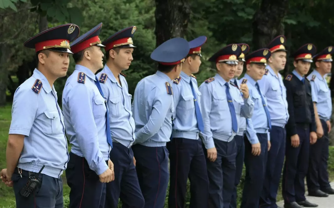 Проверку силовиков на добропорядочность хотят законодательно закрепить в Казахстане