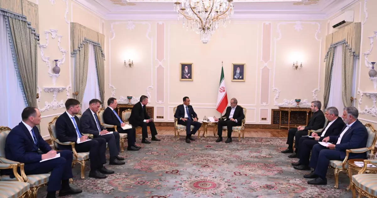   Мәулен Әшімбаев Иран президентін ұлықтау рәсіміне қатысты   