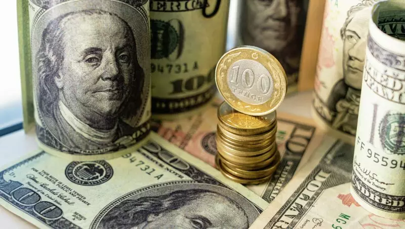 Курс доллара упал на торгах в Казахстане