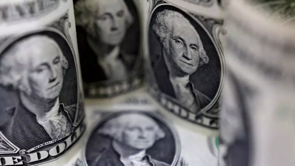 Доллар подешевел более чем на 1 тенге на дневных торгах KASE 31 июля