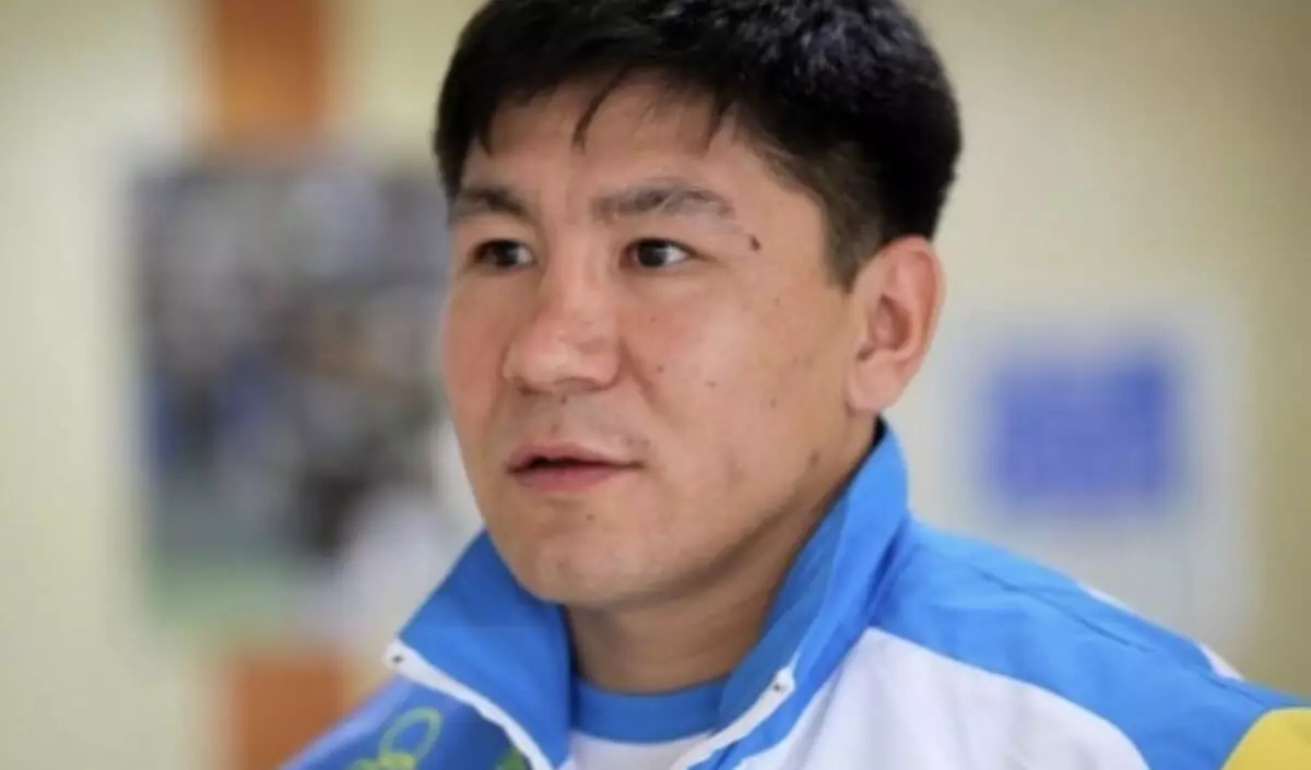 «Слишком мало ударов»: профессиональный боксер Бакыт Сарсекбаев раскритиковал тренеров казахстанской сборной