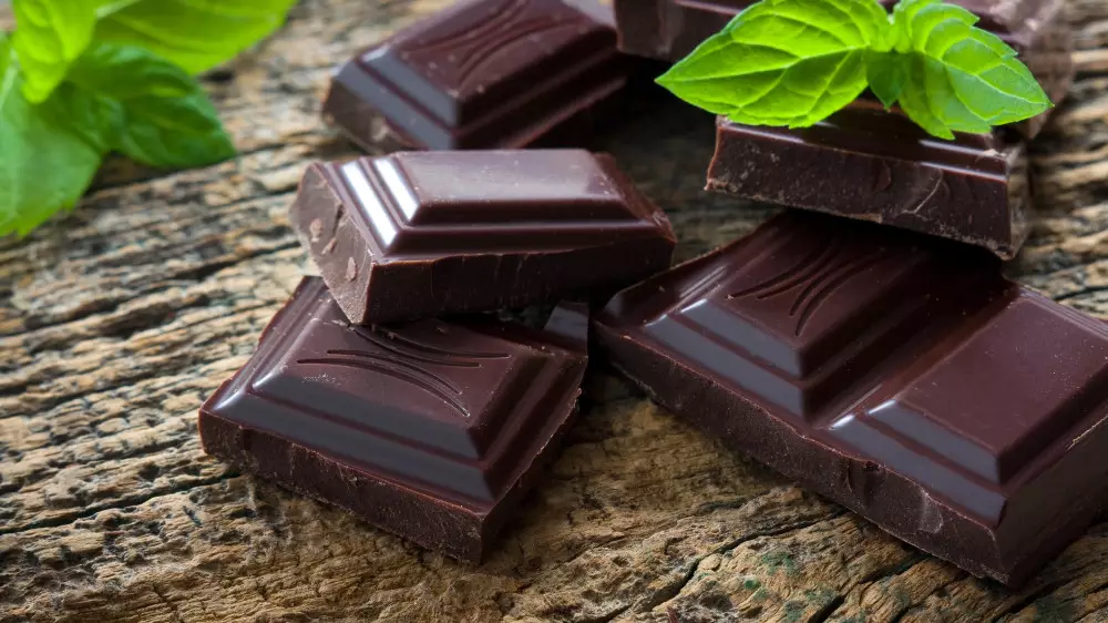 Ученые обнаружили токсичные вещества в шоколаде. Стоит ли беспокоиться?