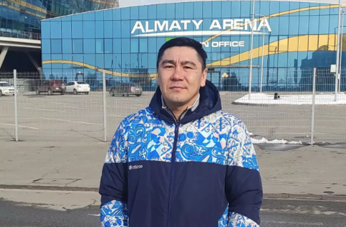 «Үш раунд аяқта тұра алмайды»: Бақыт Сәрсекбаев боксшыларды сынап тастады