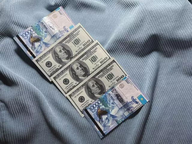 В августе из Нацфонда планируют продать валюту до $600 млн
