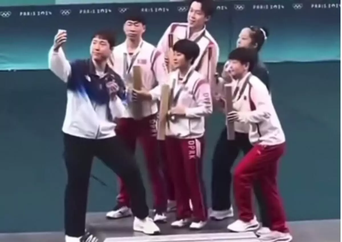 Спортсмены двух Корей сделали совместное селфи на Олимпиаде (ВИДЕО)