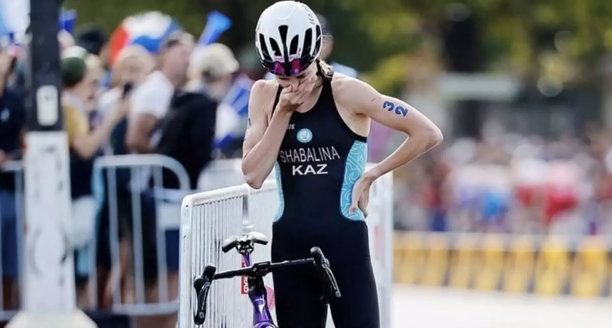 Захлебывалась грязной водой и били по голове: Казахстанская спортсменка о триатлоне в Париже