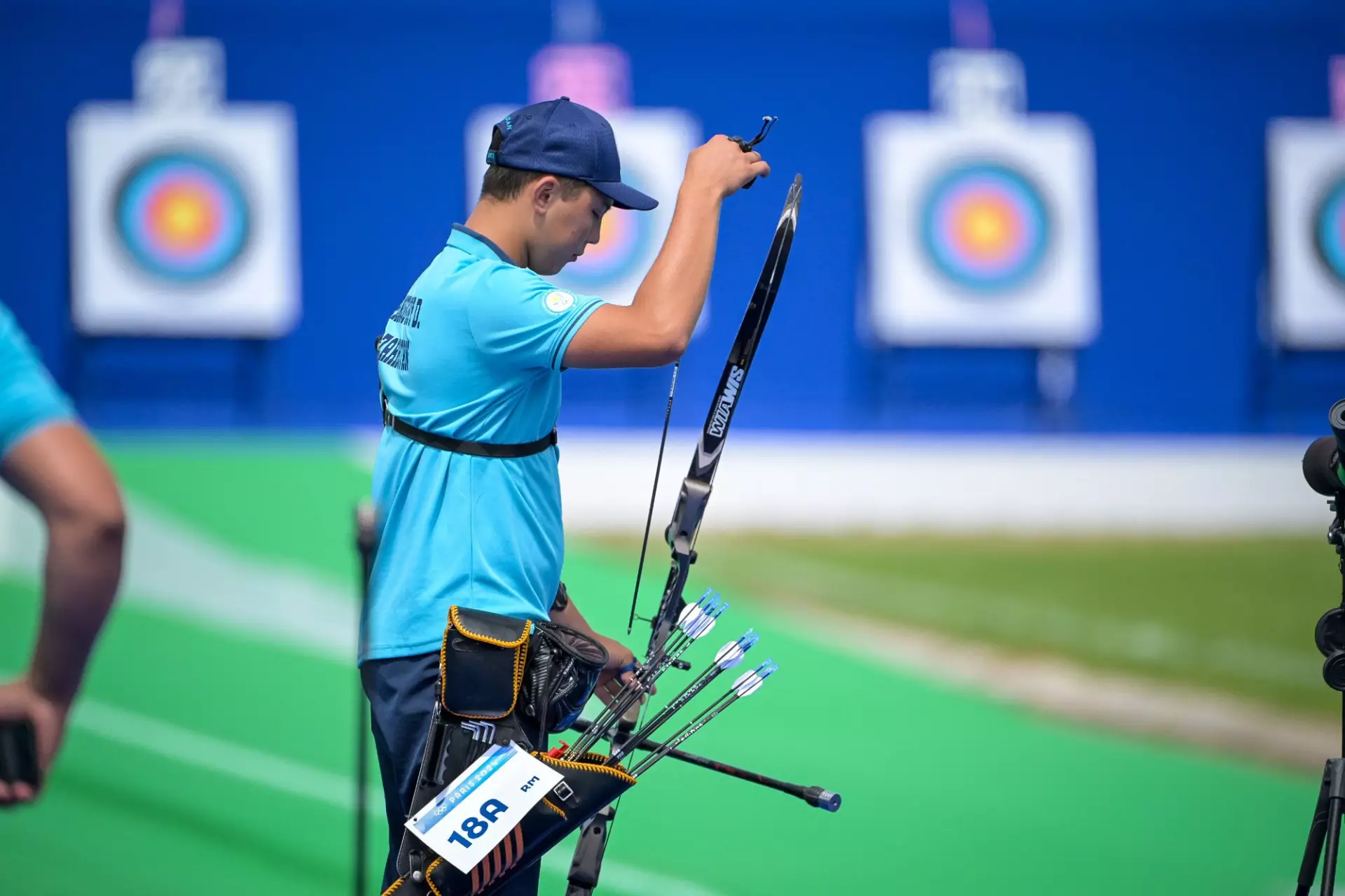 Казахстанский лучник проиграл сопернику из Колумбии на Олимпиаде