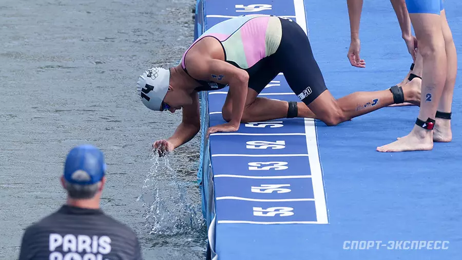 Ужасы олимпийского триатлона: все жалуются на грязную воду, спортсменов рвало после финиша
