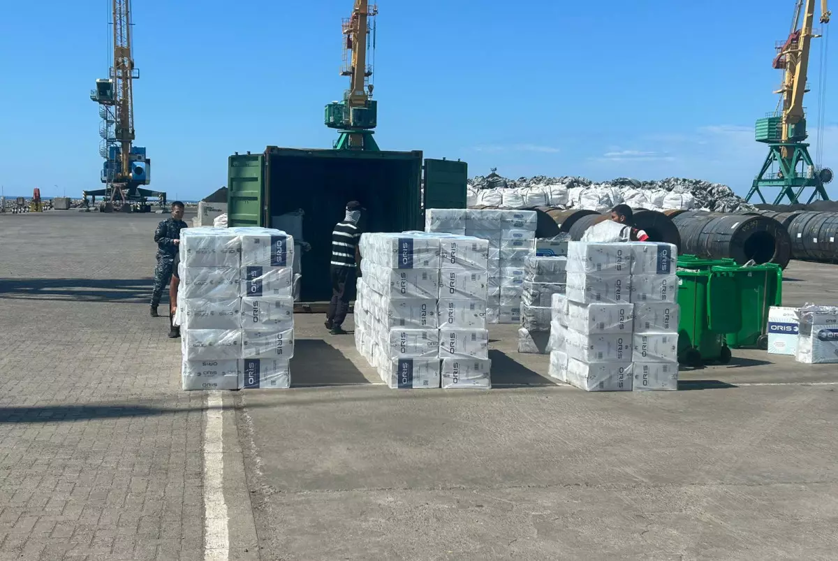 Крупную партию контрабандных сигарет обнаружили в морском порту Актау