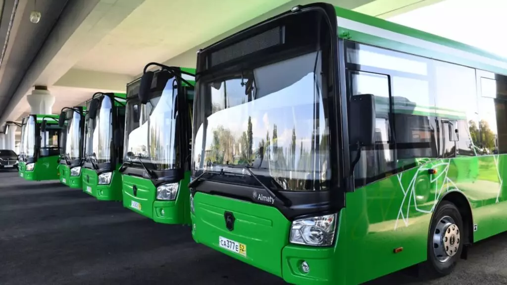 С 3 августа в Алматы официально подорожает проезд на общественном транспорте