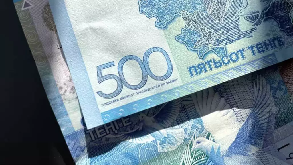 Доллар подорожал на 0,58 тенге за 1 августа