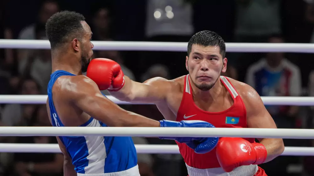 Известна причина поражения казахстанского боксера на Олимпиаде