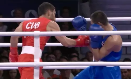 Альварес побил чемпиона после нокдауна от казахстанского боксера