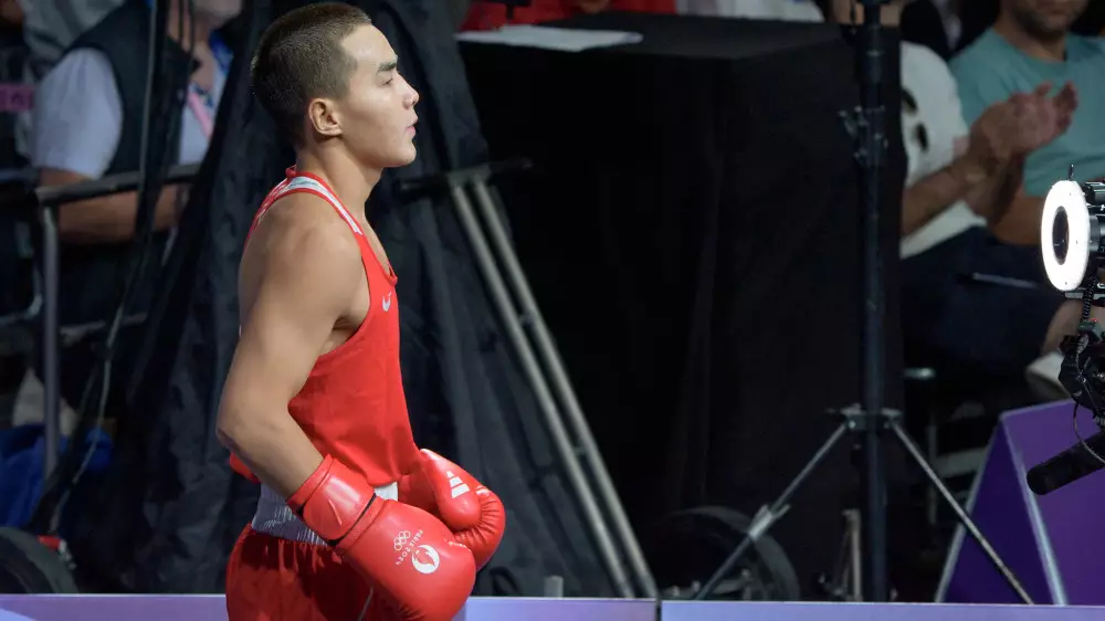 Камбэком завершился бой Казахстана в боксе на Олимпиаде-2024