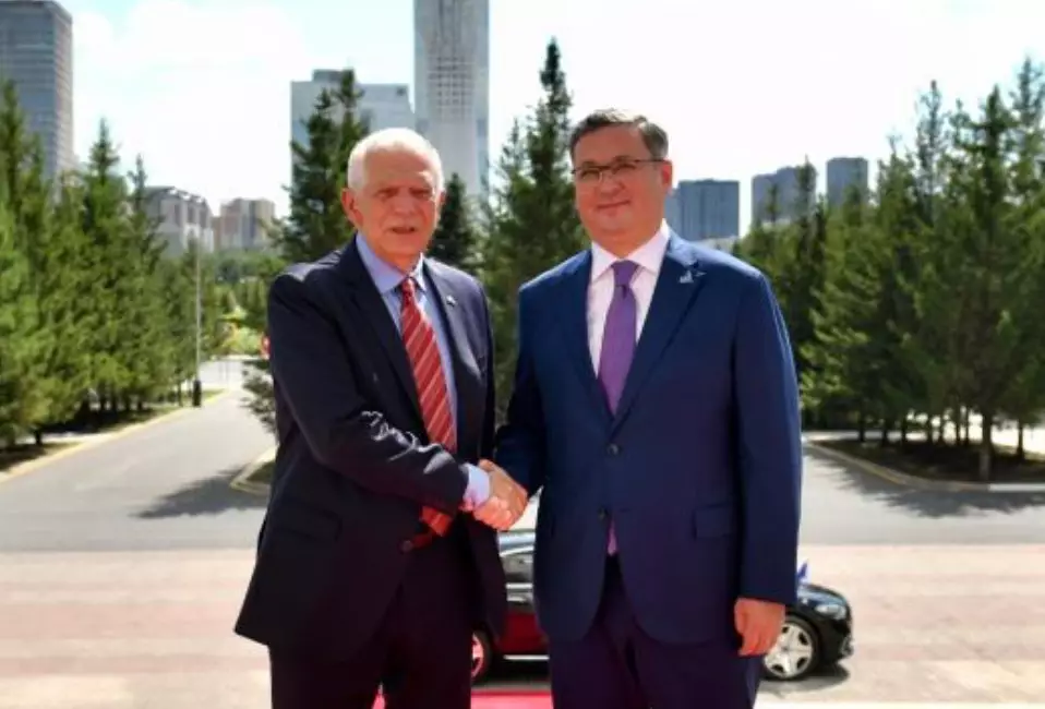 Евросоюз заинтересован в укреплении сотрудничества с Казахстаном — Боррель