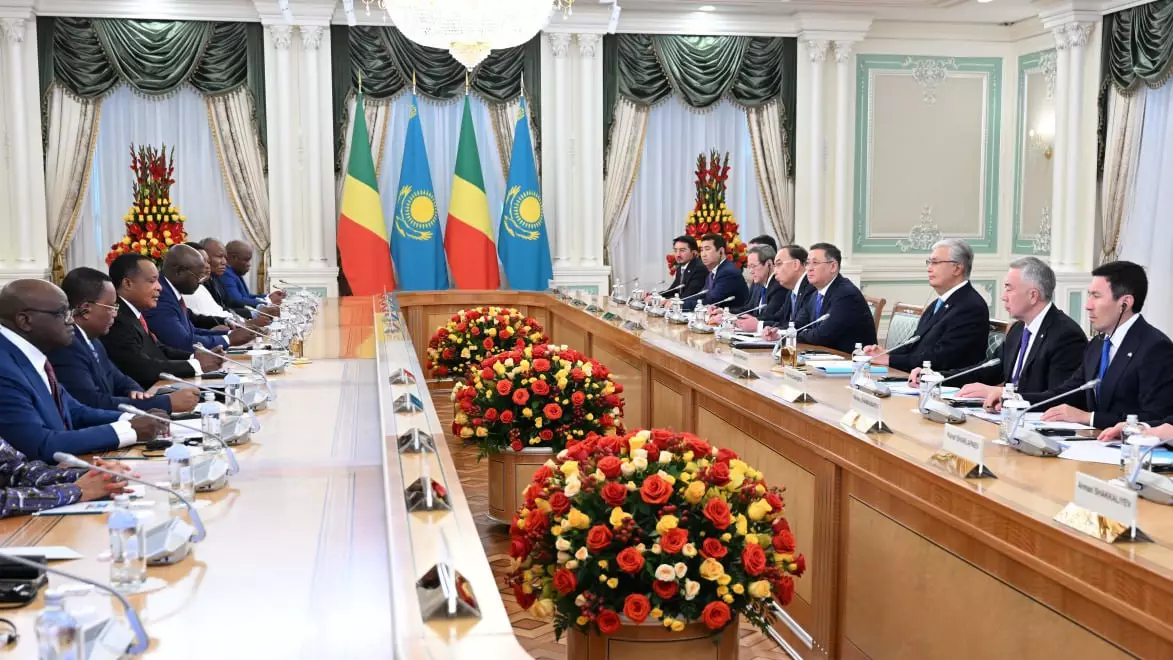 Президенты Казахстана и Конго провели переговоры в расширенном формате