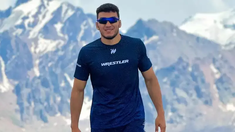Исторический чемпион мира поддержал казахстанского боксёра после "ограбления" на Олимпиаде