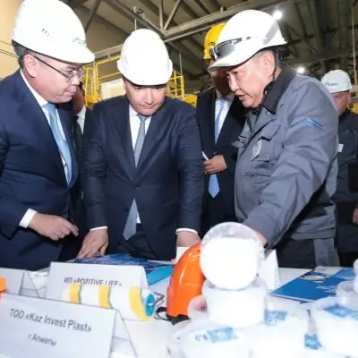 Бектенов проверил исполнение поручений Президента по развитию нефте-, газохимии и промышленности в Атырауской области