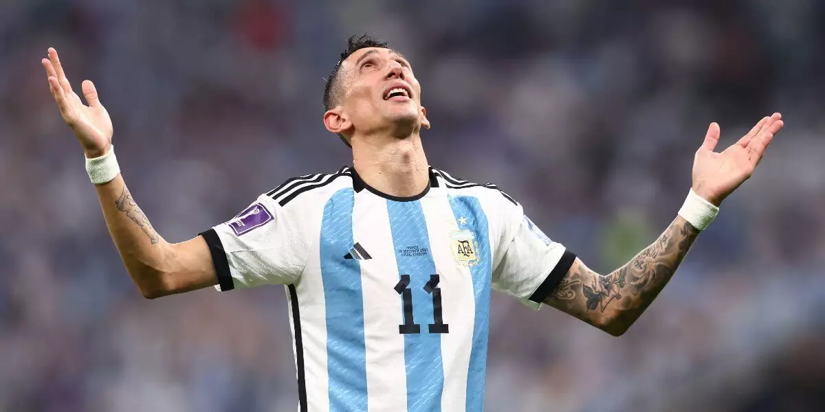«Прислали голову свиньи с пулей»: на звезду сборной Аргентины охотятся на родине