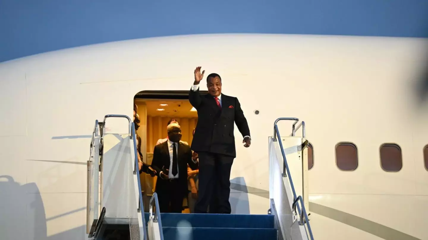 Глава Казахстана лично проводил президента Конго в столичном аэропорту