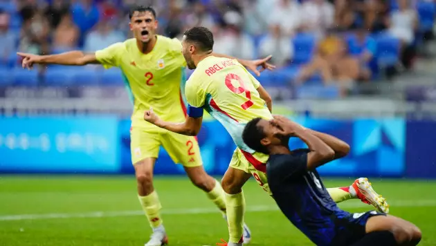 Разгром вывел Испанию в полуфинал футбольного турнира Олимпиады