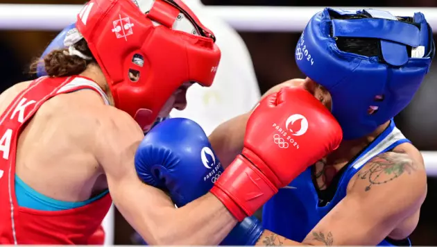 Чемпионка Азии из Казахстана выдала бой с нокдауном на Олимпиаде