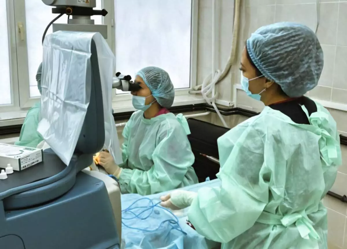 Офтальмологи Алматы вернули зрение полностью ослепшей пациентке