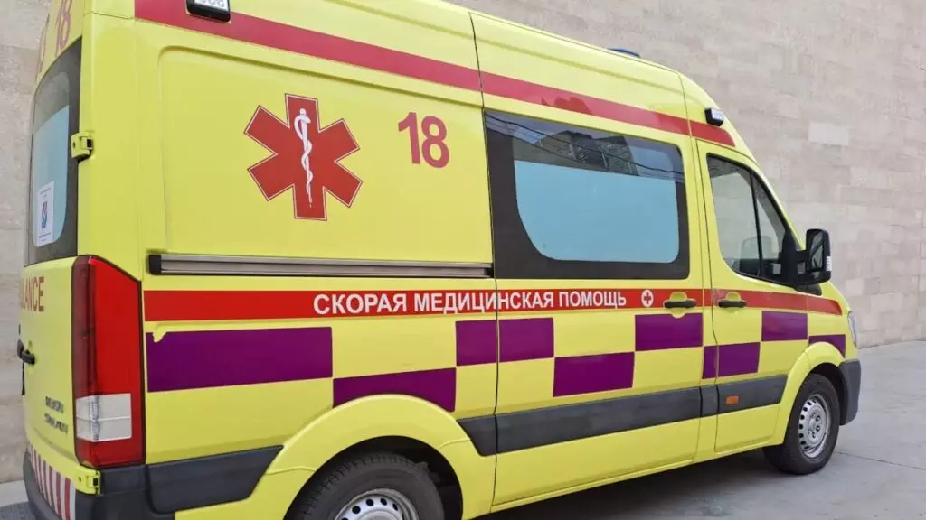 В Алматы трехлетняя девочка выпала из окна на 15-м этаже и погибла