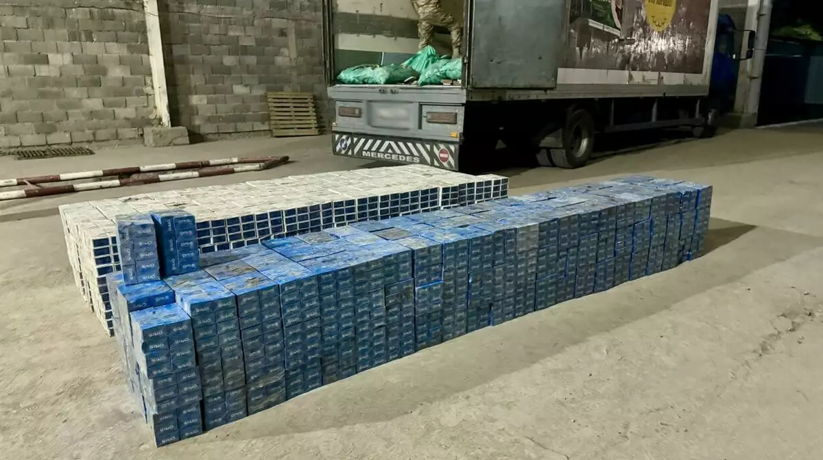 30 тысяч пачек контрабандных сигарет пытались ввезти в Казахстан
