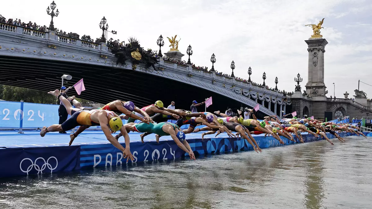 «Сена-сационные соревнования». Тренировочные заплывы триатлонистов опять отменили