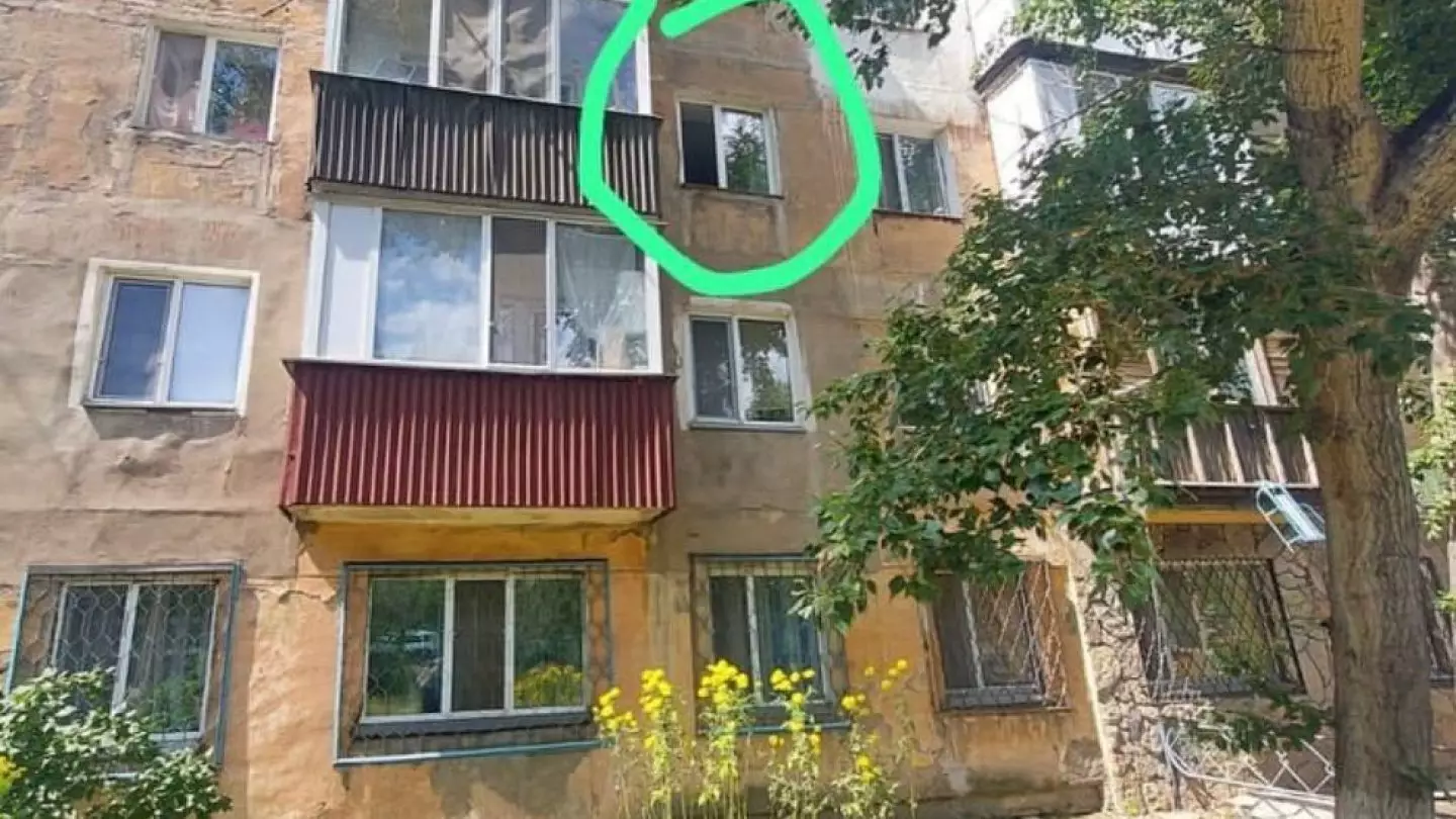 Ребёнок выпал из окна в Темиртау