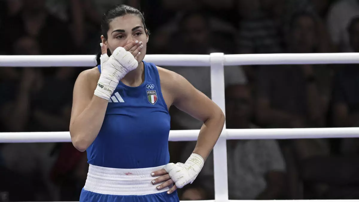 IBA вручит 50 тысяч долларов итальянке Карини после скандала в женском боксе на Олимпиаде