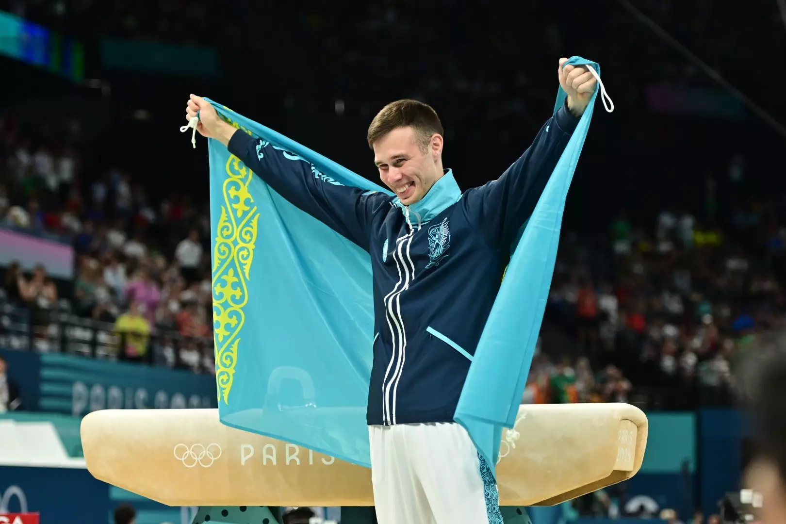 Первый в истории: казахстанский гимнаст завоевал “серебро” на Олимпиаде