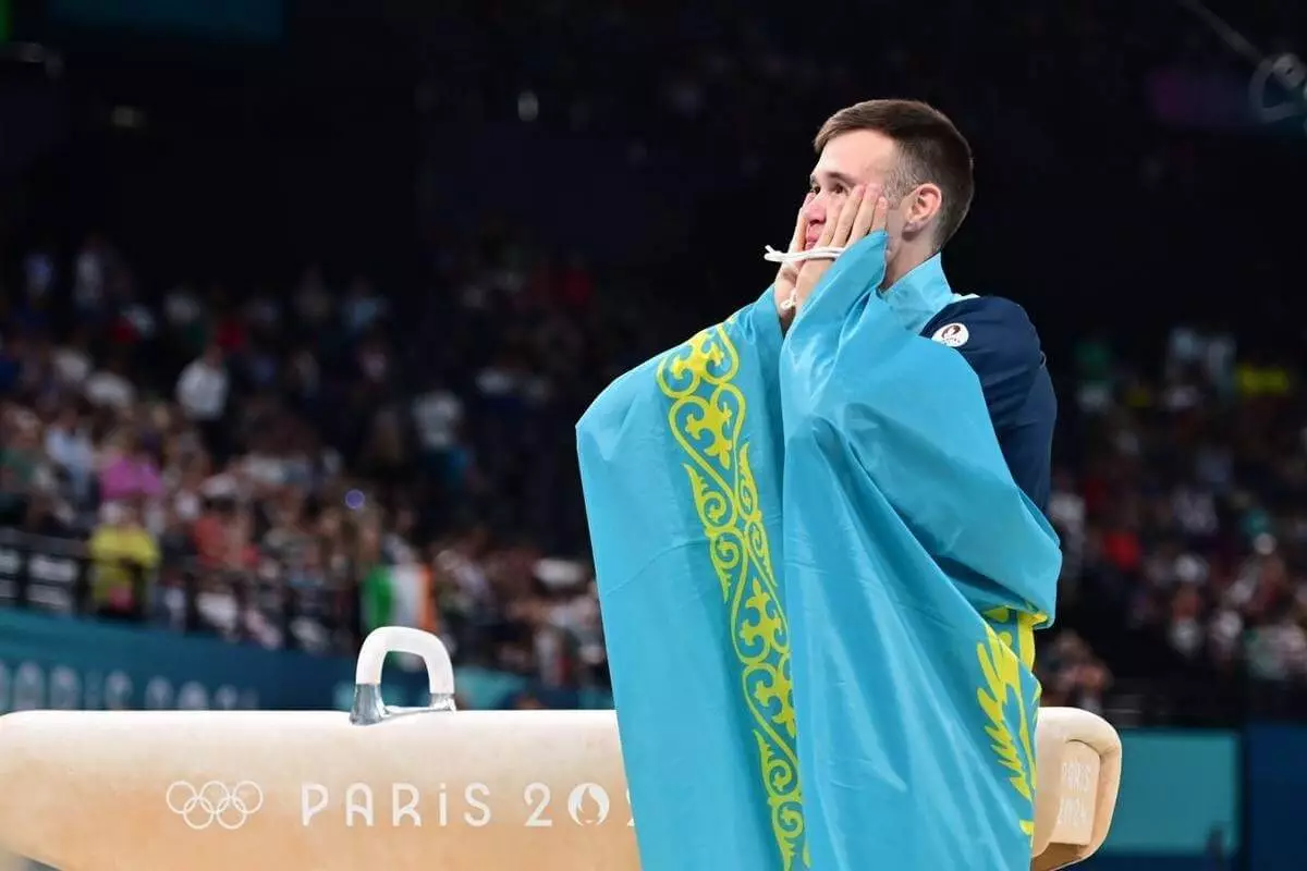 В Сети появилось видео реакции близких Наримана Курбанова на его победу в Олимпиаде-2024