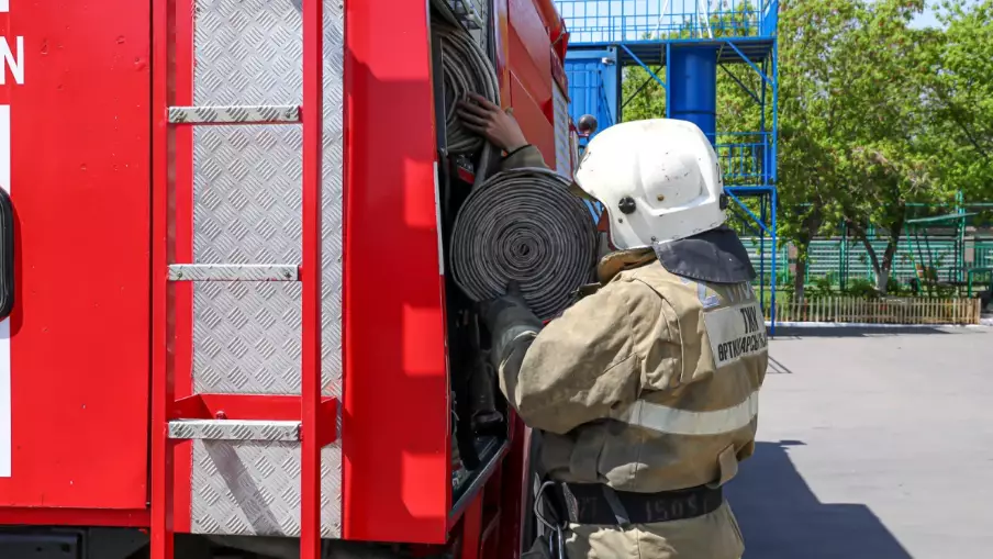 Тела двух мужчин извлекли из выгребной ямы в Алматинской области