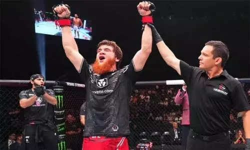 «Дагестанский казах» выиграл третий подряд бой в UFC. Видео
