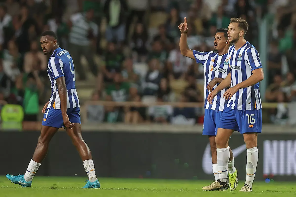 «Порту» победил «Спортинг» в матче за Суперкубок Португалии, отыгравшись с 0:3