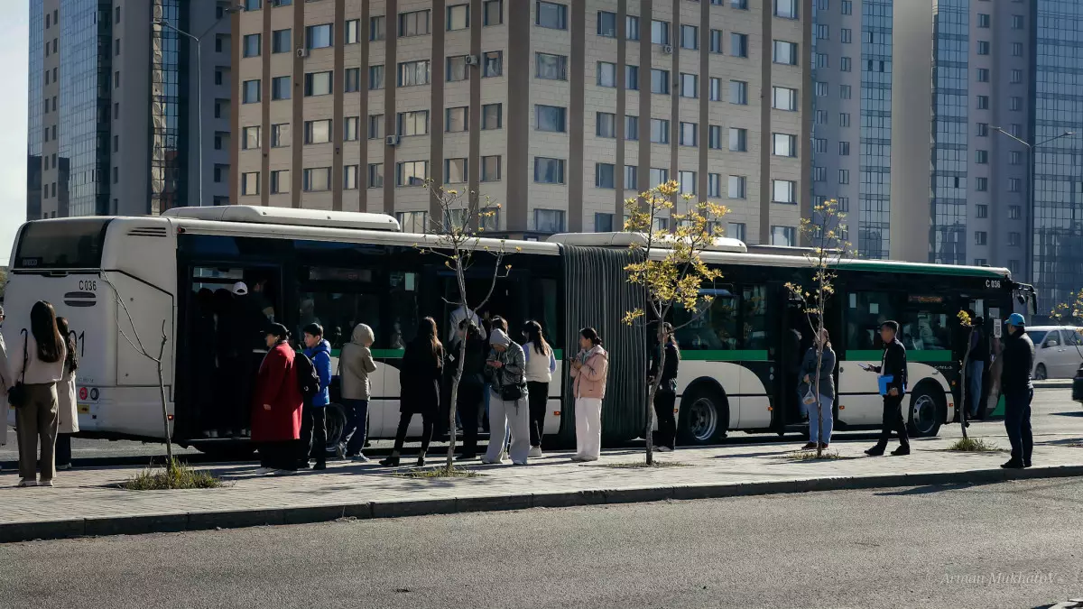 Общественный транспорт Астаны обновлен 140 новыми автобусами