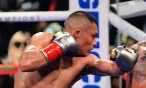 Чемпиона мира лишили титула перед супербоем боксера из Узбекистана