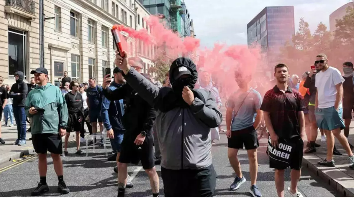 В Великобритании вспыхнули массовые протесты мигрантов