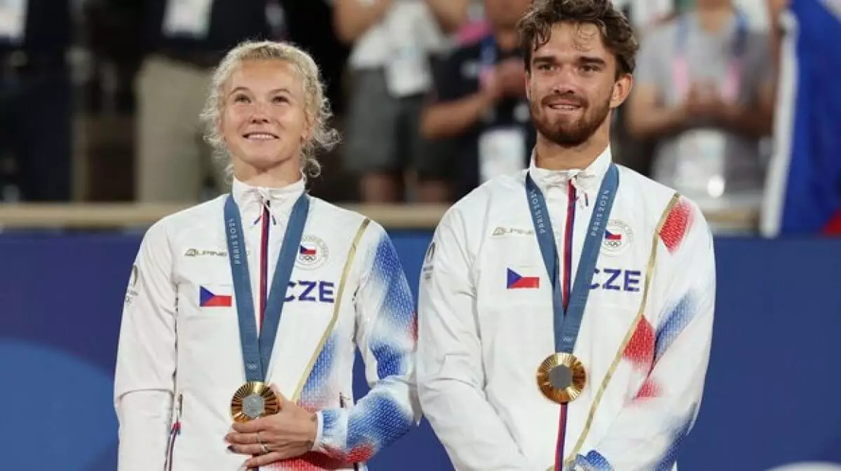 Чешские спортсмены поцеловались после получения золота ОИ-2024, хотя ранее сообщали о расставании