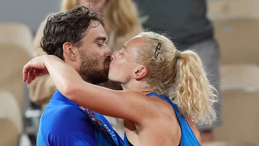 Любовный триллер на Олимпиаде. Чешская пара поцеловалась после золотых медалей, хотя недавно объявила о расставании