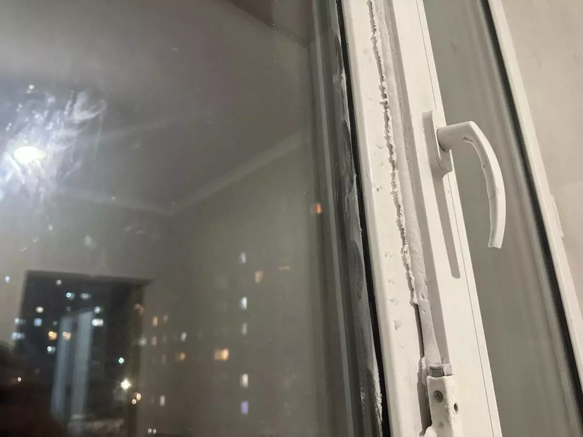 4-летний ребенок погиб, выпав из окна высотки в Караганде