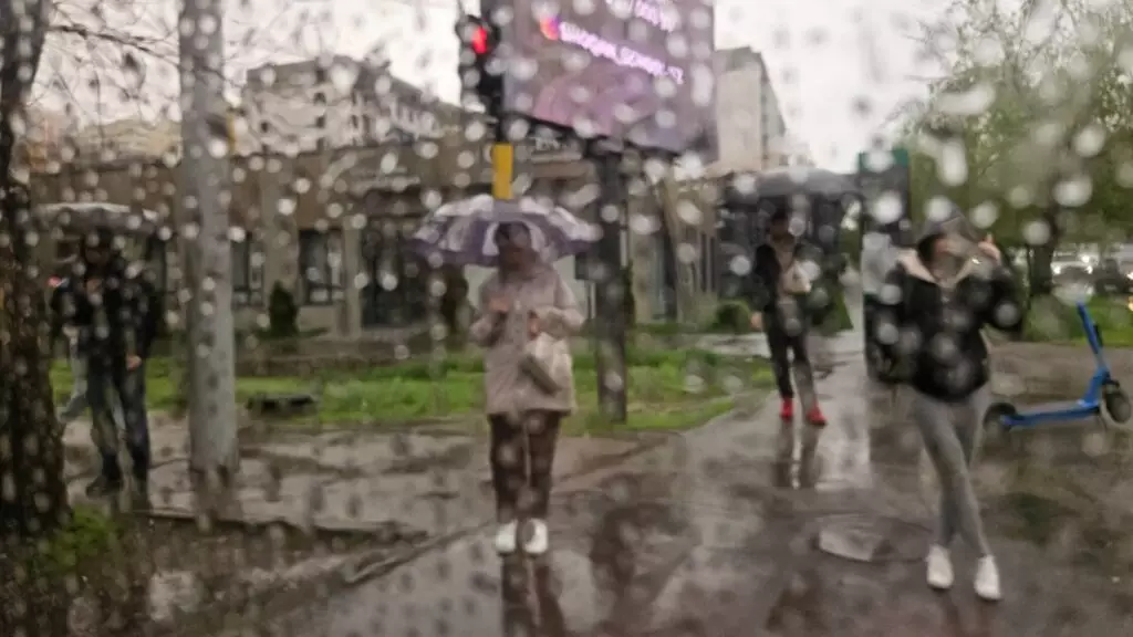 Сильные дожди идут на Казахстан