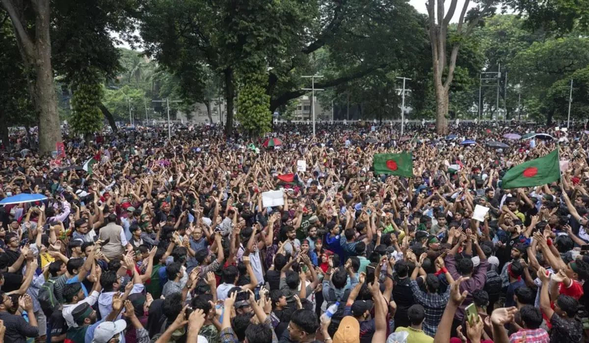 Бангладеште наразылыққа шыққан 100-ге жуық адам мерт болды