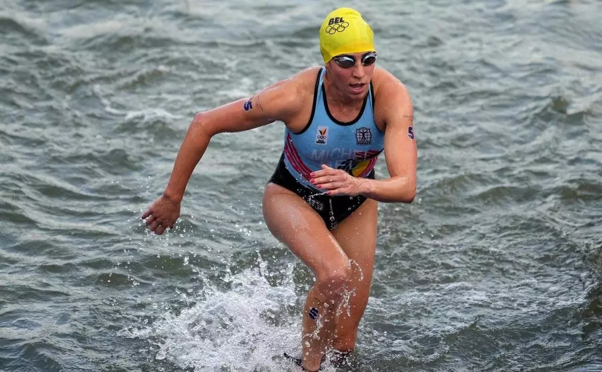 Спортсменка госпитализирована после заплыва в Сене на Олимпиаде