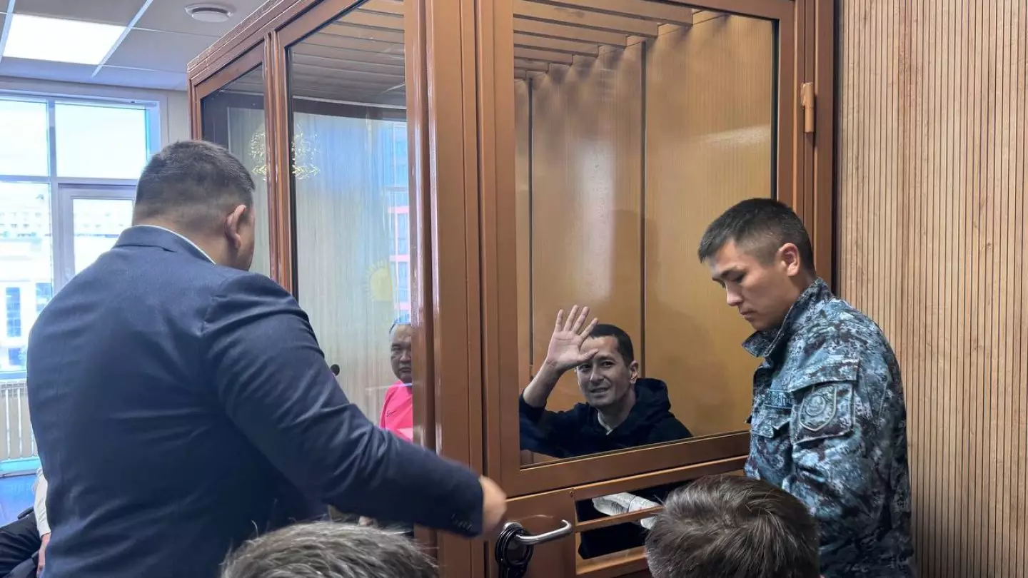 Прокурор не явился на судебное заседание по делу журналиста Адилбекова