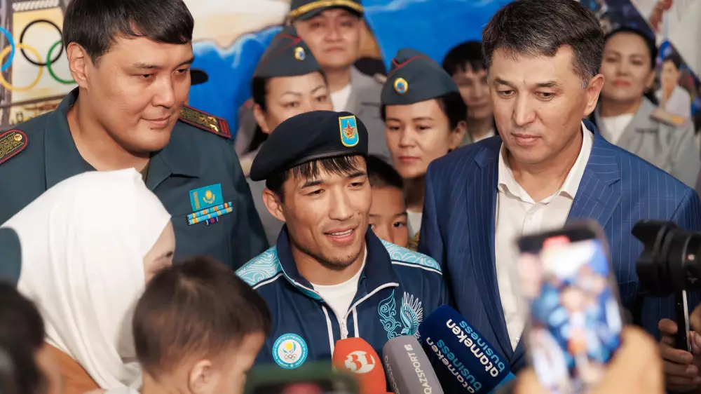 Гусмана Кыргызбаева досрочно повысили в звании после бронзы на Олимпиаде